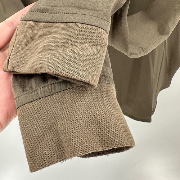 Ann Taylor LOFT Green Satin Crew Neck Long Sleeve Button Back Career Top Medium - Picture 3 of 11